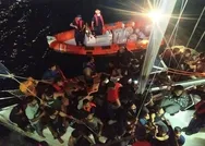 Çanakkale açıklarında 59 düzensiz göçmen kurtarıldı