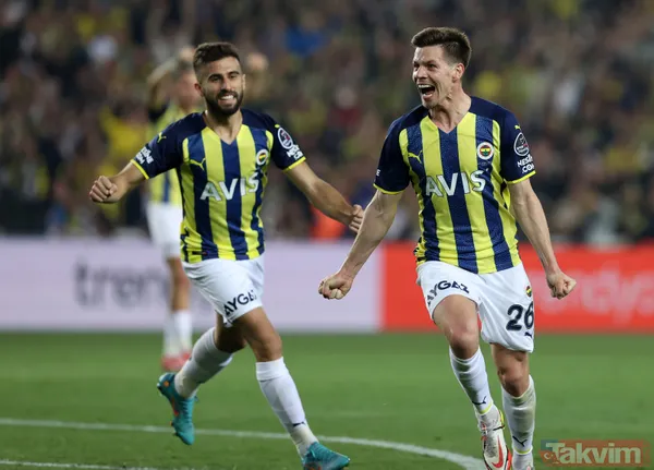 Fenerbahçe - Galatasaray derbisinden ekrana yansımayan kareler! Nefes kesen mücadele... - 7