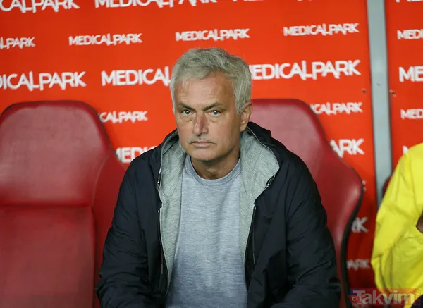 Mourinho'dan revizyon! İşte Fenerbahçe'nin Manchester United maçı 11'i - 10