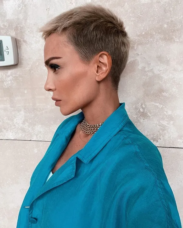 simal-hayranlarini-korkuttu-kanseri-tedavisi-goren-sarkici-apar-topar-hastaneye-kaldirildi-1626281561138.jpg Şimal hayranlarını korkuttu! Kanser tedavisi gören şarkıcı apar topar hastaneye kaldırıldı-2