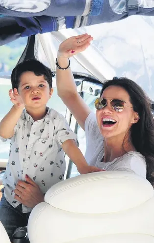 Ebru Şallı'dan 23 Nisan paylaşımı... Vefat eden oğlu Pars'ın videosu yürekleri sızlattı