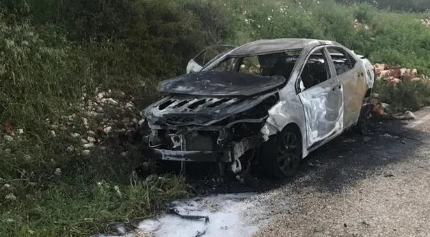 Korkunç! Hatay’da yanarak küle dönen aracın bagajından erkek cesedi çıktı-1