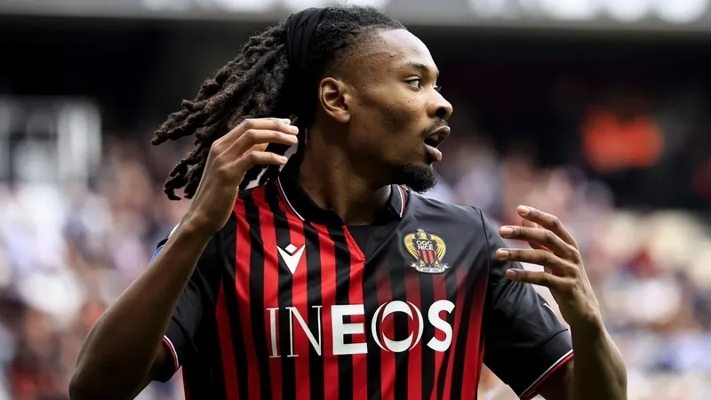 -transfer-derbisi-fenerbahce-ile-galatasaray-yildiz-oyuncunun-pesinde-tercihi-hangi-takim-olacak-1718044118354.jpg ⚽ TRANSFER DERBİSİ! Fenerbahçe ile Galatasaray yıldız oyuncunun peşinde... Tercihi hangi takım olacak?-14