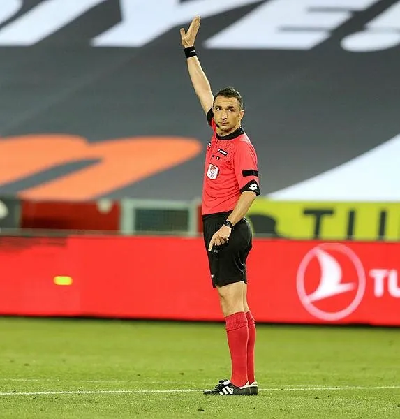 super-lige-abdulkadir-bitigen-ayari-4-buyuklerin-25-puanini-gasp-etti-trabzonsporu-katletti-1593477396147.jpeg Süper Lig’e Abdulkadir Bitigen ayarı: 4 büyüklerin 25 puanını gasp etti, Trabzonspor’u katletti!-8