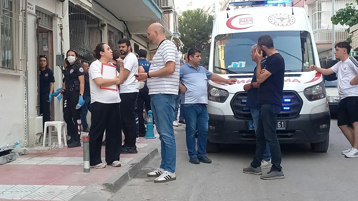 uyudugunu-sandigi-kardesinin-cesediyle-2-gun-ayni-evde-yasadi-1783089242231.jpeg Kötü koku gerçeği ortaya çıkardı: Kardeşinin cesediyle 2 gün aynı evde kaldı-4