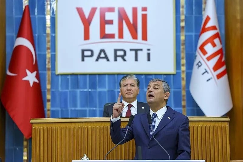 ozgur-ozel-kurultay-kavgasini-avrupaya-tasidi-yargiyi-hedef-aldi-1791984416645.jpeg Özgür Özel, De Volkskrant’ta Türk yargısını hedef aldı: İmamoğlu’nun diploma iptalini ve kurultay kavgasını Avrupa’ya taşıdı-4
