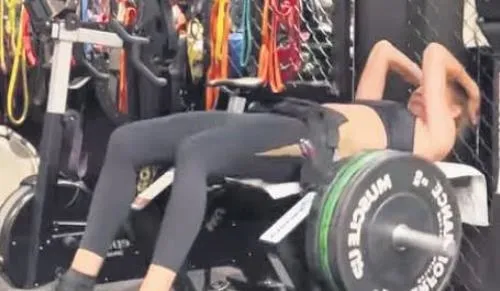 44-yasindaki-cagla-sikel-sosyal-medyayi-salladi-olay-yaratan-karin-kaslarinin-asil-sirri-ortaya-cikti-1685056314631.jpeg 44 yaşındaki Çağla Şıkel sosyal medyayı salladı! Olay yaratan karın kaslarının asıl sırrı ortaya çıktı-7