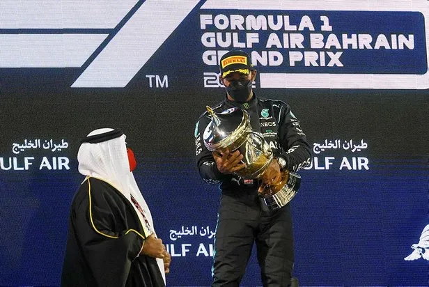 formula-1-bahreyn-grand-prixsinde-sezonun-ilk-yarisi-lewis-hamiltonin-1616954012836.jpeg