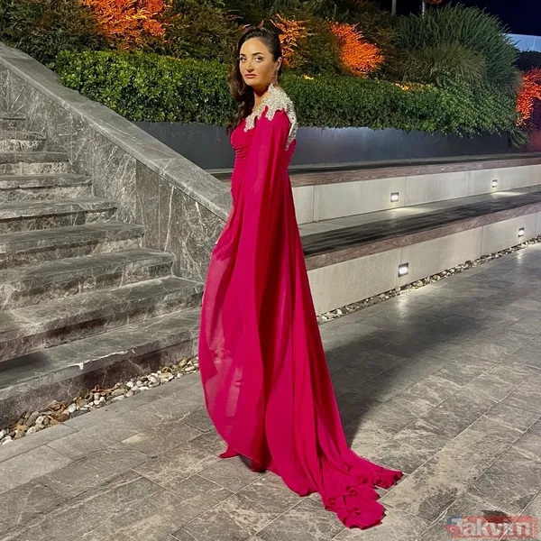 Zaten Diksiyon Fonetik Hocasıydı, En Tahammül Edemediği Şey Türkçenin Yanlış Konuşulması, Kelimelerin Doğru Telaffuz Edilmemesiydi. Oyunculuk Sanatının Bu Kadar...