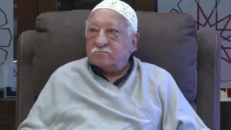 burkay-karatepe-icin-hesap-vakti-1785921853852.jpeg Hainin ifadesi ortaya çıktı! FETÖ elebaşıyla görüşme suikast öncesi gizli toplantılar: Burkay Karatepe adliyeye sevk edildi-5