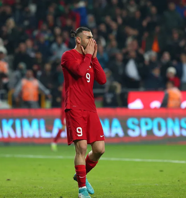 a-milli-takimda-serdar-dursun-ruzgari-esiyor-yildiz-forvet-7-golle-ben-buradayim-diyor-1655014988084.jpg A Milli Takım'da Serdar Dursun rüzgarı esiyor! Yıldız forvet 7 golle 'Ben buradayım' diyor...-5