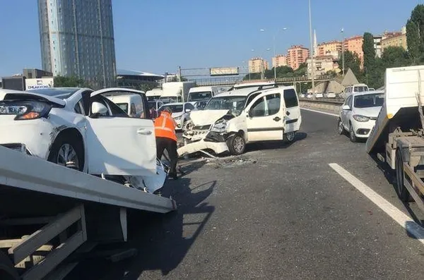 TEM Otoyolu'nda trafik kazası: Yaralılar var-1
