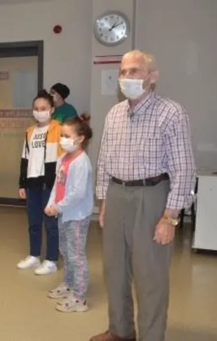 27 günlük bebekten 73 yaşındaki dedeye kadar 8 kişilik Ölmez ailesi Kovid-19'u yendi