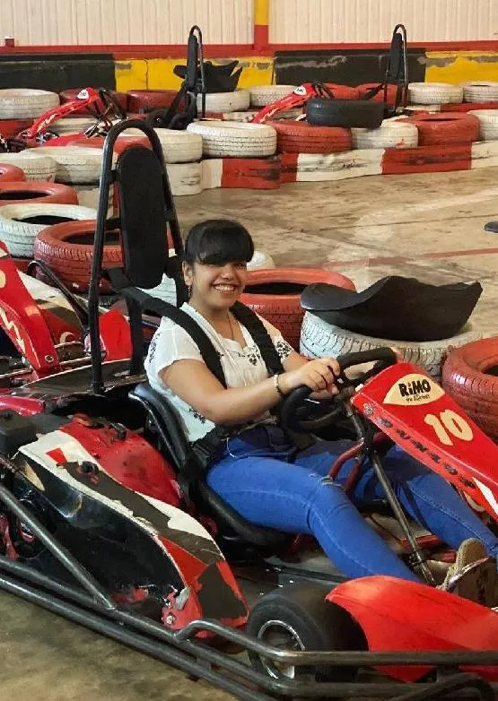 antalyada-go-kart-faciasi-saci-tekerlege-dolaninca-kafa-derisi-yerinden-siyrildi-1694360001942.jpeg Antalya'da Go-kart faciası! Saçı tekerleğe dolanınca kafa derisi yerinden sıyrıldı: Genç kız ölümden döndü-2