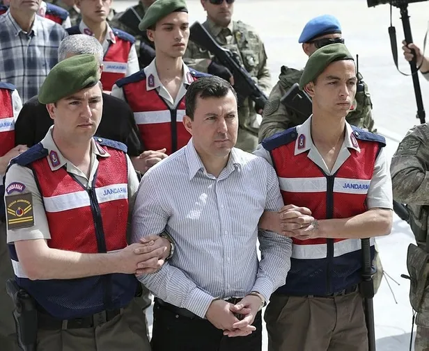 FETÖ’cü Başyaver Ali Yazıcı Başkan Erdoğan’ın uçağındaki gazetecileri tehdit etmiş!