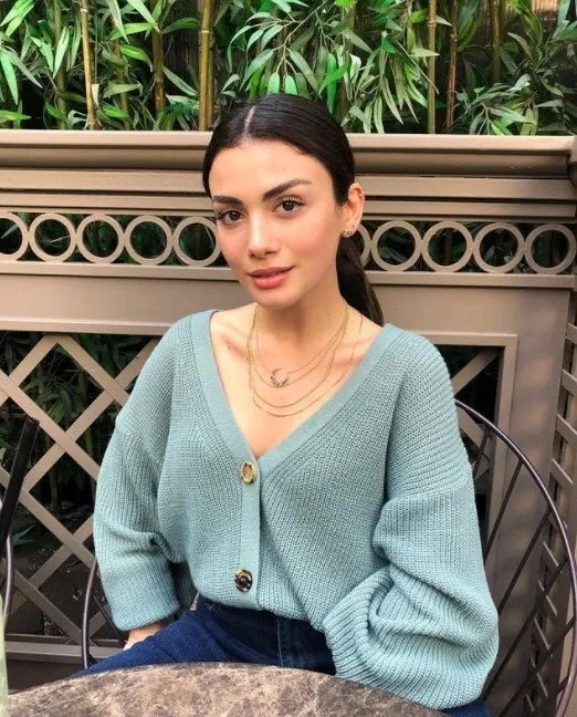 ozge-yagiz-yeni-dizisiyle-solda-sifir-birakacak-hepsine-rakip-olacak-meger-alti-ay-sonra-ilk-kez-1628674410694.jpg Özge Yağız yeni dizisiyle solda sıfır bırakacak! Hepsine rakip olacak! Meğer altı ay sonra ilk kez...-5