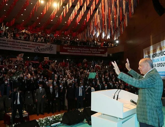 AK Parti’den 2023 için tam saha siyaset