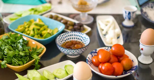 ASLA SUSATMAYAN YİYECEKLER! Sahurda ne yenir? 15,16,17,18 saat tok tutuyor! Kan şekeri, açlık, susuzluk, halsizlik, yorgunluk kalmayacak!