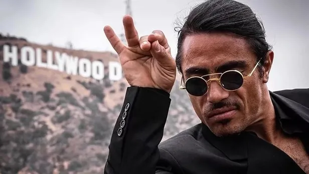 nusretin-mikanostaki-restorani-vergi-kacakciligindan-2-gun-muhurlendi-1658782523008.jpeg Nusret'in Mikanos'taki restoranı vergi kaçakçılığından 2 gün mühürlendi-1