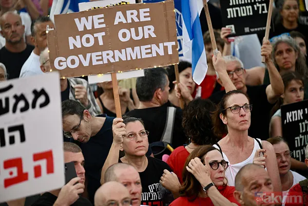 Tel Aviv'de isyan ateşi büyüyor! Katil Netanyahu'nun istifası için on binlerce İsrailli yine sokaklara akın etti - 11