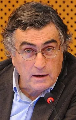 Hasan Cemal'e hapis cezası