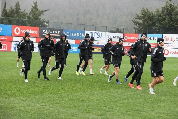 trabzonspor-ve-adana-demirspor-arasinda-yeni-formul-yunus-samet-takasi-1642101547151.jpeg