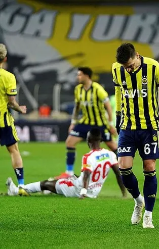 Messi gelse hava gazı! 22 transfer yapan, Mesut Özil'i kadrosuna katan Fenerbahçe adeta yokları oynadı