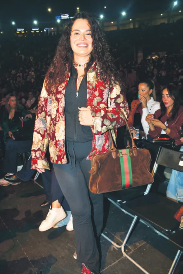 asli-bekiroglu-harbiye-konseri-ameliyat-aciklamasi-1790408730822.png Aslı Bekiroğlu, Harbiye konserinde görüntülendi.