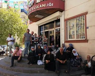 HDP önündeki eyleme PKKnın kaçırdığı polis ve askerlerin aileleri de katıldı