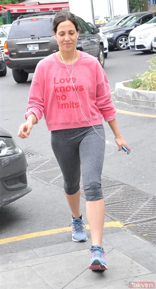 Hande Ataizi'den yaşıyla ilgili yorum yapan muhabire şaşırtan tepki! Hande Ataizi'nin Leon adında bir oğlu var... - 42