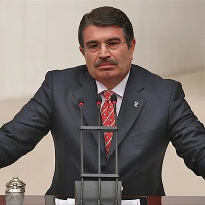 Şehit ailesine küfür eden Lütfü Türkkan kesmedi FETÖ savunucusu İdris Naim Şahin de İYİ Parti listesinde yerini aldı