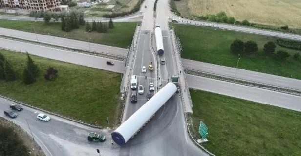 Rüzgar türbini gövdesi yüklü TIR 1 saatlik çabanın ardından dönüş yaptı