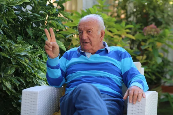 fenerbahcenin-efsane-baskani-ali-sen-erdogan-kadar-halkin-sorunlariyla-ilgilenen-bir-lider-gelmedi-1629698210229.jpg Fenerbahçe'nin efsane başkanı Ali Şen: Erdoğan kadar halkın sorunlarıyla ilgilenen bir lider gelmedi-9