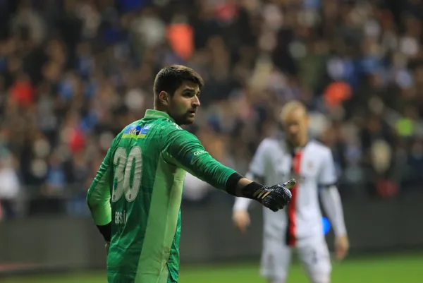 ajaxta-hedef-besiktastan-ersin-ikinci-turk-olacak-1661700652645.jpg Ajax'ta hedef Beşiktaş'tan Ersin! İkinci Türk olacak-5