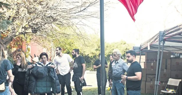 Los Angeles'da yaşan Türkler'den dev yardım kampanyası