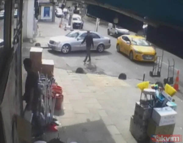 İstanbul Kadıköy'de eski sevgili dehşeti! Kaçırmaya çalıştı esnaf engel oldu - 4