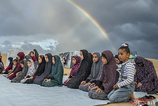Gazze’de buruk bayram! Refah, Deyr El Balah, Cibaliye… Filistinliler bombardıman altında bayramı kutluyor - 13