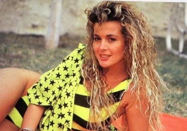 bunalimda-oldugu-konusuluyordu-harika-avcinin-yillar-sonraki-degisimine-bakin-1696543564795.jpeg Bunalımda olduğu konuşuluyordu! Yeşilçam'ın yıldızı Harika Avcı'nın yıllar sonraki değişimine bakın...-4