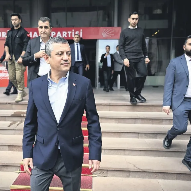 CHP’de kurultay krizi derinleşiyor