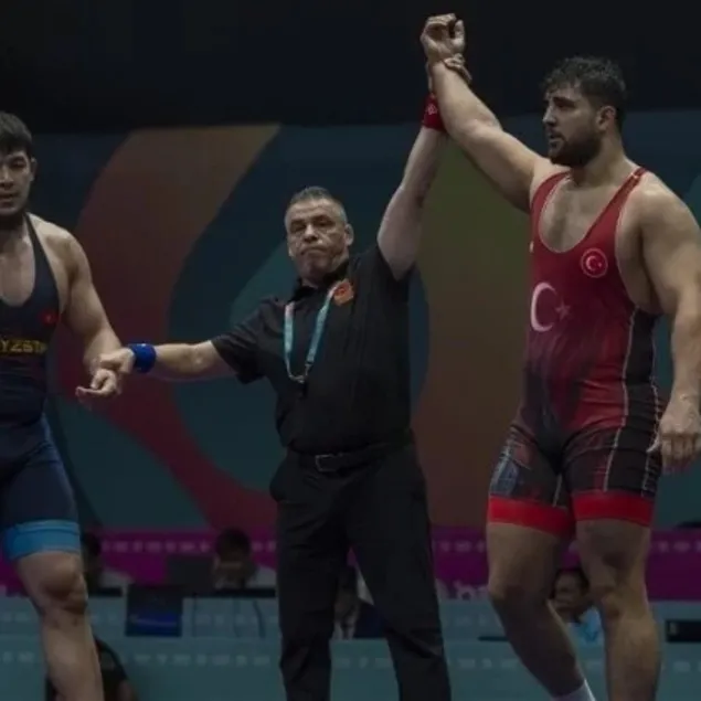 Türkiye’ye güreşte 2 bronz madalya