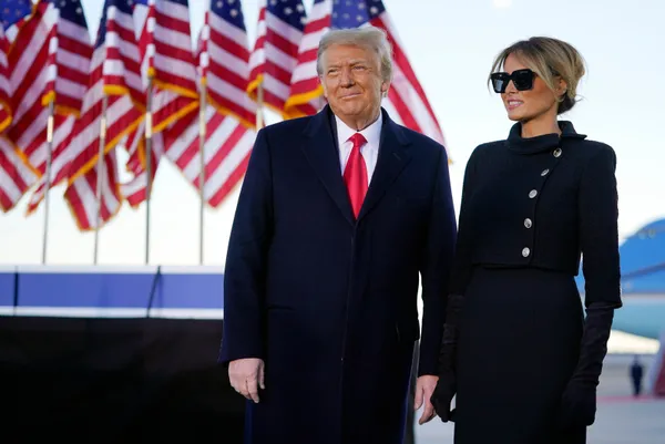abd-basinindan-bomba-iddia-donald-trump-ile-melania-trump-ayri-yataklarda-uyuyordu-1611295061904.jpg ABD basınından bomba iddia: Donald Trump ile Melania Trump ayrı yataklarda uyuyordu-6