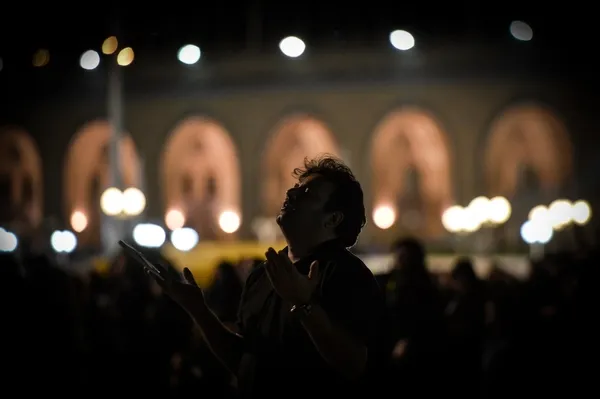 arefe-gunu-yapilacak-ibadetler-nelerdir-arefe-gunu-okunacak-dualar-sureler-cekilecek-tesbihler-zikirler-hangileri-1620771766240.jpg 12 Mayıs bugün arefe mi? Arefe günü yarım gün mü tam gün mü? Arefe günü tatil mi?-3