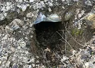 PKKlı teröristlerin inlerinde, İHA ve SİHAlara av olmamak için kullandıkları teneke şapkaları ele geçirildi