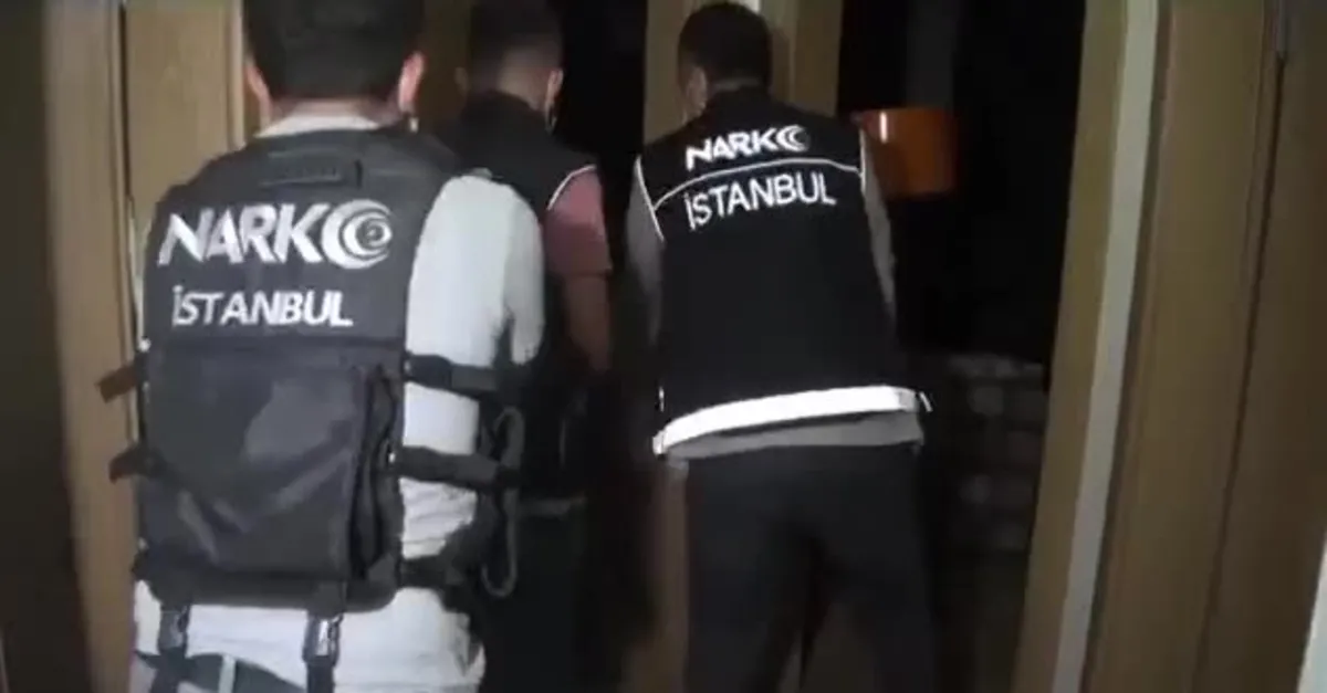 Villaları kiralayıp seraya dönüştürdüler: Çuval çuval uyuşturucuyla böyle yakalandılar