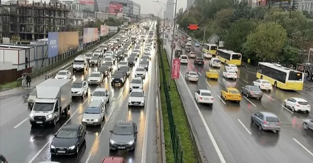 Galatasaray kutlamaları yolları kapattı! Bugün İstanbul’da hangi yollar trafiğe kapalı, saat kaçta açılacak? Alternatif güzergahlar
