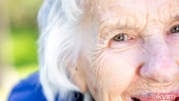 19 Yaşındaki Deborah Cobb, Arkadaşlarıyla Eğlenirken Art Arda Taklalar Atmaya Karar Verdi. 13. Takladan Sonra Yere Düştüğünde, Her Şey Bir Anda Değişti. Cobb O...