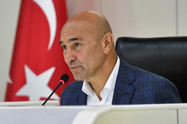CHP'li İzmir Büyükşehir Belediyesi HDP'lilere istihdam kapısı oldu: 300 kişi işe alındı
