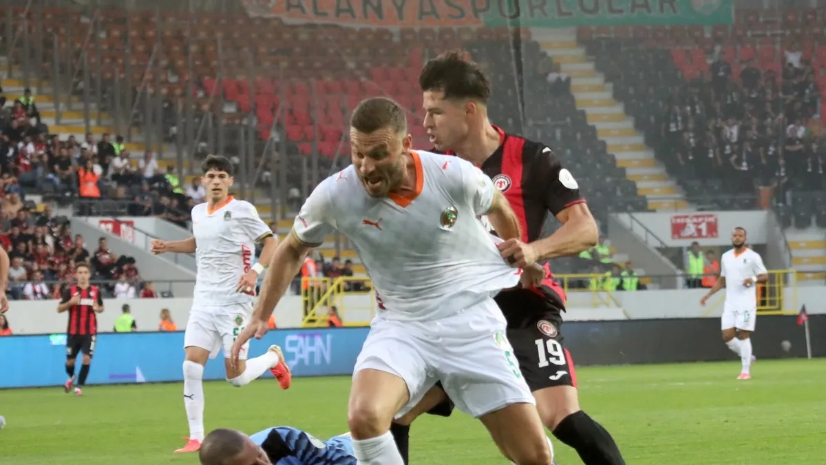 11 dakikada değişen maç! Zorlu deplasmanda zafer keyfi