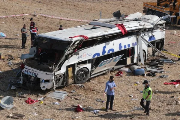 otobus-kazalarinda-21-kisi-hayatini-kaybetti-gozler-emniyet-kemerine-cevrildi-takmayana-agir-yaptirimlar-getirilsin-1628747834736.jpg Otobüs kazalarında 21 kişi hayatını kaybetti! Gözler emniyet kemerine çevrildi: Takmayana ağır yaptırımlar getirilsin-5