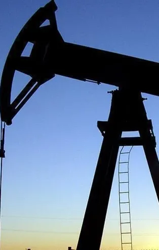 Suudi Arabistan'nın petrol krallığı sarsılıyor: Gelirleri yüzde 45 düştü